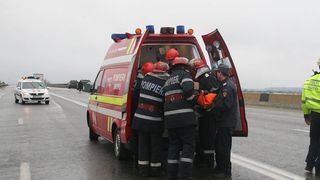 O ambulanta SMURD a fost implicata intr-un accident in Rasnov! Trei medici au fost raniti!