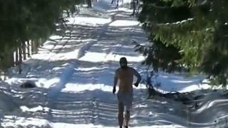 Un roman concureaza pentru a treia oara la cel mai dur ultramaraton din lume. Evenimentul va avea loc la Cercul Polar!