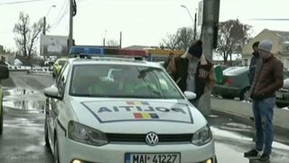 Barbatul din Neamt care si-a aruncat tatal de la balcon a fost prins! Unde l-au gasit politistii!