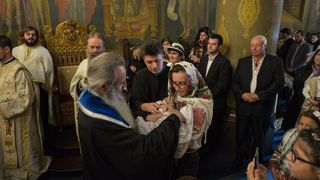 El este cel mai bogat preot din Romania! Are 42 de ani este milionar in euro