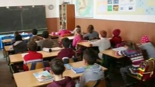 Cum se cumpara un loc intr-o scoala mai buna din Capitala? S-a dezvoltat o adevarata &bdquo;industrie&rdquo; pe seama parintilor disperati