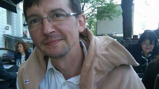 Murea de foame cu salariul de profesor din Romania insa acum este un cercetator de succes in strainatate! "Dadeam meditatii pana imi dadea sangele pe nas! Faceam mobila ca sa mai strang un ban!"