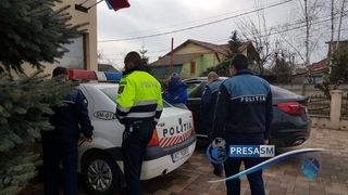 Femeie din Satu Mare, tinuta ostatica si amenintata cu pistolul de catre concubin, sub ochii copilului! Patru echipaje de politie incearca sa ii salveze viata femeii