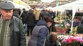 Comerciantii au profitat de ziua de 8 martie si au umflat preturile florilor! Cat a ajuns sa coste un trandafir!
