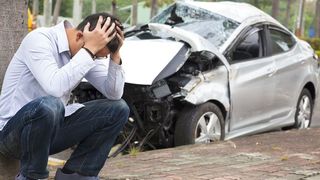 Un tanar fara permis a accidentat grav o femeie pe trecerea de pietoni si a fugit de la locul faptei. Ce au descoperit politistii din Dambovita