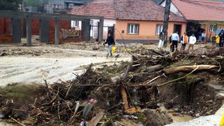 Peste 30 de localitati din zece judete, afectate de inundatii; cele mai mari probleme sunt in Teleorman