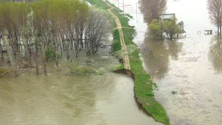 Inundatii in Dolj! Doua drumuri din judet au fost deja inchise din cauza viiturii!