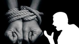 Caz de sclavie moderna socant descoperit de politistii britanici! Patruzeci de romani, supusi la chinuri ingrozitoare de catre conationalii lor!