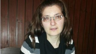 Ea este Oana, o mama iubitoare si o educatoare exemplara, care i-a taiat venele fetitei de 4 ani, apoi a inecat-o in cada! "Mi-e si groaza sa ma int&acirc;lnesc cu colegii mei"