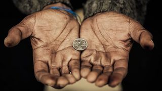 Un nou ajutor de la Guvernul Romaniei pentru nevoiasi. Statul ofera bonuri de 500 de lei lunar pentru EI. Vezi daca te incadrezi si cum intri in posesia lor