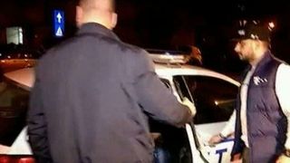 S-a intamplat in Bucuresti! Suparat ca i s-a taiat calea, a scos pistolul pe geam si a inceput sa traga in celalalt sofer. Politistii au urmarit masina atacatorului mai bine de 5 kilometri!