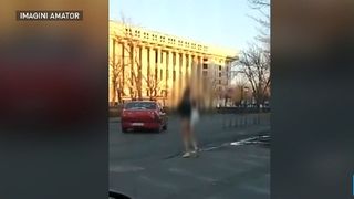Aparitie socanta in Capitala! O tanara s-a plimbat dezbracata, de la brau in jos, prin fata Spitalului Universitar