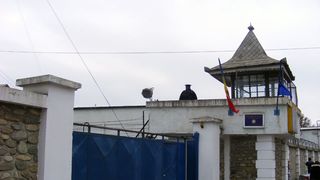 Un detinut a fost gasit spanzurat in Penitenciarul Targu-Jiu