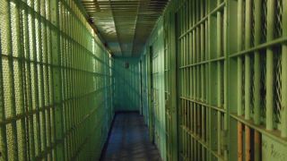 Un barbat din Radauti a fost condamnat la 225 de ani de inchisoare, insa va executa doar 30 de ani. Cum de s-a ajuns la o astfel de pedeapsa