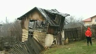 Alunecari de teren in Dambovita si Prahova! Oamenii se tem ca se vor darama casele peste ei