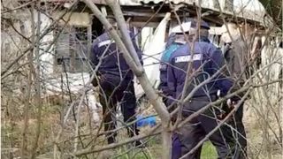 Scene desprinse din filmele de groaza intr-o casa parasita din Arges! Politistii au incremenit cand au vazut ce era pe pereti