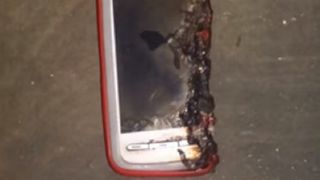 O tanara a murit, dupa ce i-a explodat telefonul in timp ce vorbea la el.