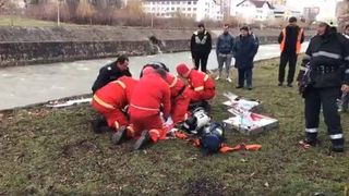 Scene socante in Baia Mare! Un barbat a fost aruncat de doi indivizi in raul Sasar