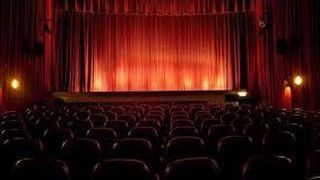 Un barbat a murit, incercand sa-si recupereze telefonul mobil, in sala de cinema