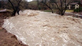 Hidrologii au emis cod galben de inundatii. Vezi harta zonelor vizate