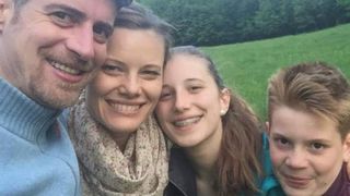 Florin este brasoveanul care si-a macelarit fara mila familia! Bietele victime, au fost gasite intr-o balta de sange in paturile lor