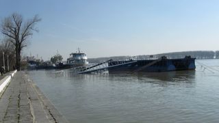 Alerta la Galati! Dunarea a depasit cu mult cota de atentie si apa a invadat unele zone din faleza!