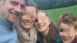 Filmarea terifianta facuta de un reporter TVR la manastirea unde s-a rugat criminalul din Brasov! Acolo a trait revelatia care l-a facut sa-si ucida familia! Intamplarea pare desprinsa din filmele horror