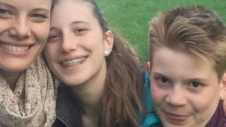 Ce se va intampla maine la inmormantarea Monicai Buliga si a celor doi copii ai ei! Preotul care va oficia slujba nu a mai facut niciodata ASTA