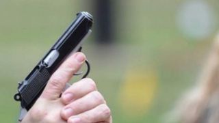 Scandal cu focuri de arma! Doua familii din Clejani s-au razboit in prima strada!