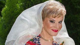 Rugaciuni pentru Ionela Prodan. Colegii indragitei artiste ii cer lui Dumnezeu sa faca o minune! Care mai este starea cantaretei!