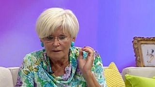 Monica Tatoiu e convinsa ca vine Apocalipsa: &bdquo;In Noaptea de Inviere, la biserica unde am fost, s-au stins toate lumanarile preotilor. Oare ce vine? Cutremur?&rdquo;