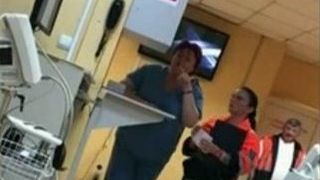 Scandal la Oradea dupa ce o asistenta de la Spitalul Judetean a fost filmata rastindu-se la pacienti! Care a fost reactia institutiei!