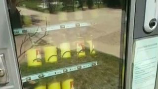 Ultima moda in randul bisericilor: tonomatele cu lumanari si tamaie! Un preot din Campina a venit cu ideea inedita!