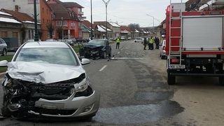 Accident grav in Suceava: un mort si patru raniti