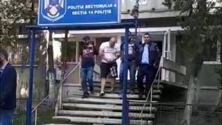 Interlopul Rumburak a intrat cu cutitul intr-un apartament din Capitala. Este incredibil ce a putut sa le fure proprietarilor