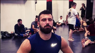 Andrei Stoica de la Exatlon revine in lupta, alaturi de cei mai tari sportivi din kickboxing! Primul sau adversar este jamaicanul "Boy Boy"!