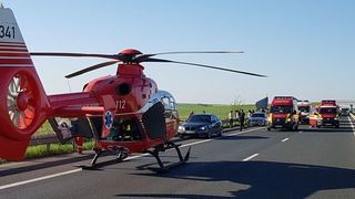 Un sofer a murit, dupa ce s-a rasturnat cu masina pe autostrada Timisoara-Arad! Avea doar 18 ani si se ducea la un concurs automobilistic!