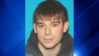 Atac armat sangeros! S-a dezbracat de haine, si-a incarcat mitraliera si a inceput sa traga in multime! Patru persoane au murit si multe altele au fost ranite!