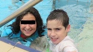 Alex avea doar 11 ani si suferea de autism. Parintii l-au lasat in grija LUI si au plecat in concediu. Acum se pregatesc sa il inmormanteze. Este infiorator ce a patit bietul baiat