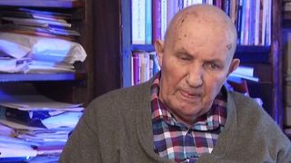 Academicianul Dinu C. Giurescu a murit sarac lipit! Istoricul de 91 de ani nu avea nici un bun pe numele sau!