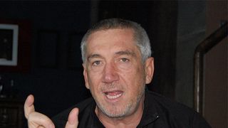 Dan Chisu vrea sa paraseasca Romania? Umbla vorba ca regizorul isi vinde proprietatiile si isi lichideaza afacerile