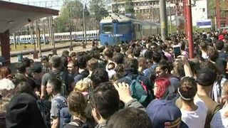 Nu mai sunt locuri in trenurile spre litoral, nici macar in picioare, pentru cei care vor sa plece in minivacanta de 1 mai.