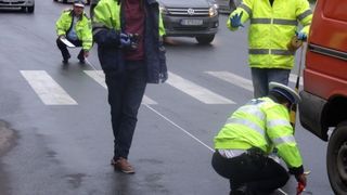 Tanara gravida, lovita din plin pe trecerea de pietoni!