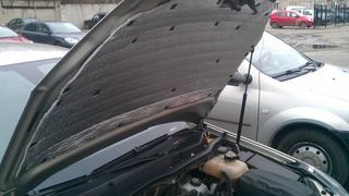 Un barbat din Arad se zbate intre viata si moarte dupa ce a deschis capota masinii! Oamenii spun ca nu au mai vazut niciodata asa ceva in zona lor. Ce se ascundea acolo?