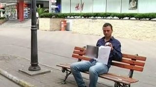 Escrocii inventeaza cazuri emotionante pentru a starni mila trecatorilor! Copiii bolnavi de cancer sunt mana cereasca pentru profitori! Urmariti un experiment marca Stirile Kanal D!