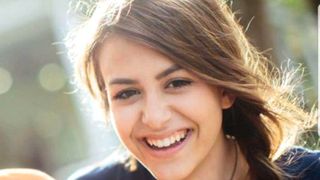 La numai 16 ani, frumusetea si visurile i-au fost curmate pentru un selfie! Ce s-a intamplat cu tanra e inimaginabil - Familia ei e in stare de SOC