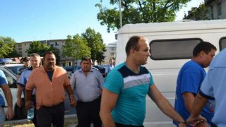 Caz halucinant! Ce s-a intamplat cu stapanii de sclavi de la Berevoesti care schingiuiau copii nevinovati: "Ma ardeau pe piele cu vatraiul incins dupa care ma dadeau cu ulei pe rana!"