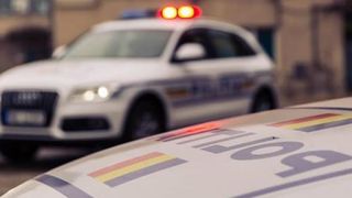 Un barbat de 73 de ani a intrat intr-un magazin de bijuterii din Bucuresti si i-a facut ASTA vanzatoarei! Politistii spun ca n-au intalnit asemenea caz! Totul a fost surprins de camerele de supraveghere