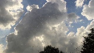 Meteorologii au actualizat prognoza meteo. Vremea rea si ploile vor continua si in zilele urmatoare