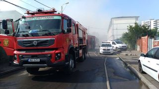 Incendiu de proportii in Capitala! Zeci de pompieri intervin de Urgenta